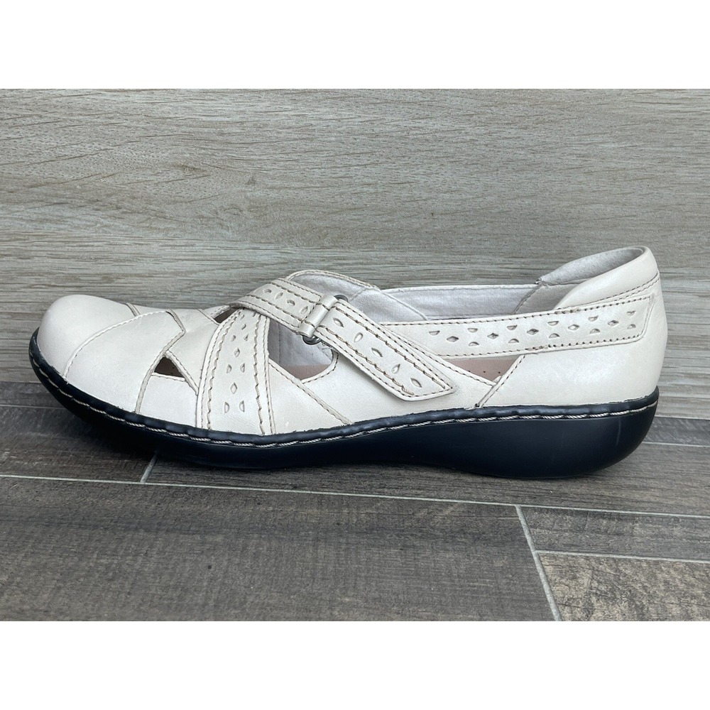 Clarks White Leather Women's Casual Mary Jane Flats - Picture 2 of 11